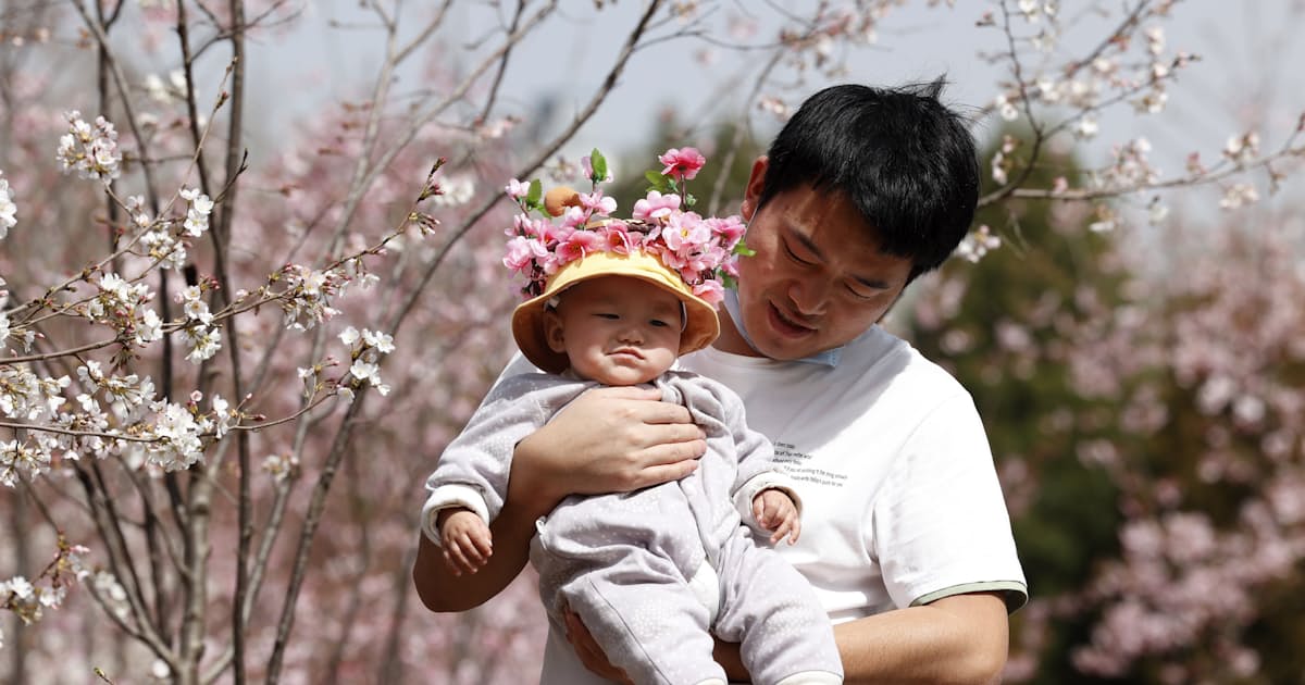 中国 3人目の出産も容認 少子高齢化加速に危機感 日本経済新聞 中国 3人目の出産も容認 少子高齢化加速に危機感 日本経済新聞