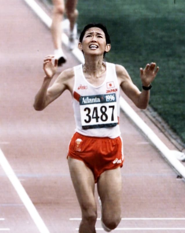 自分を褒めたい 有森銅メダル 1996年アトランタ五輪 日本経済新聞 自分を褒めたい 有森銅メダル 1996年アトランタ五輪 日本経済新聞