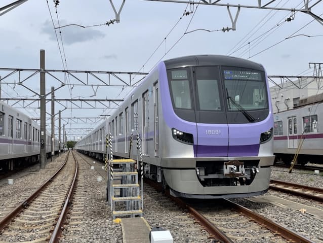 東京メトロ 半蔵門線の新車両を公開 8月に導入予定 日本経済新聞