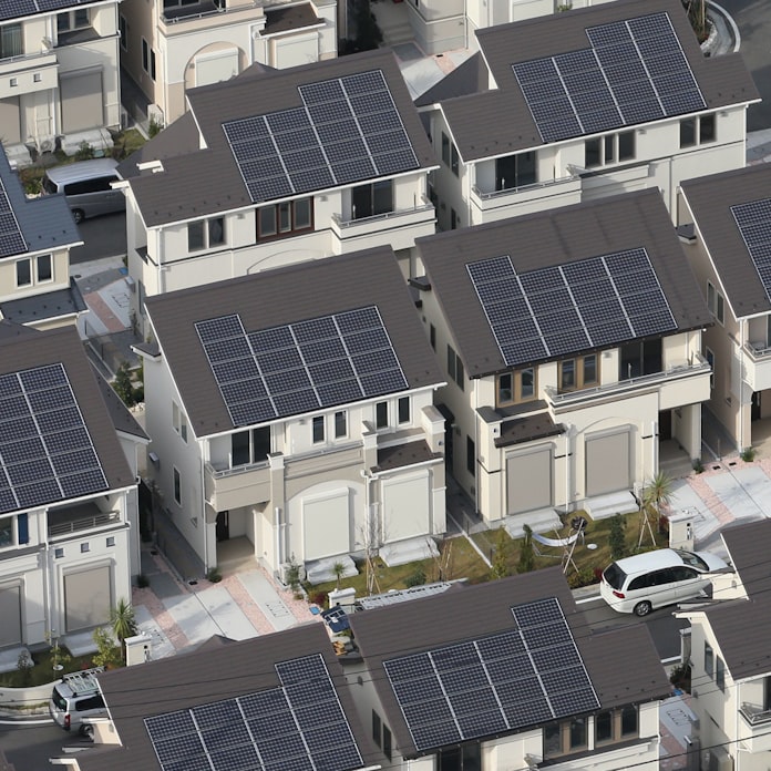 太陽光パネル 公共建築物は原則設置 住宅は義務化せず 日本経済新聞 太陽光パネル 公共建築物は原則設置 住宅は義務化せず 日本経済新聞