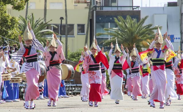 阿波踊り 参加意向は75連 案内送付先の2割 日本経済新聞 阿波踊り 参加意向は75連 案内送付先の2割 日本経済新聞