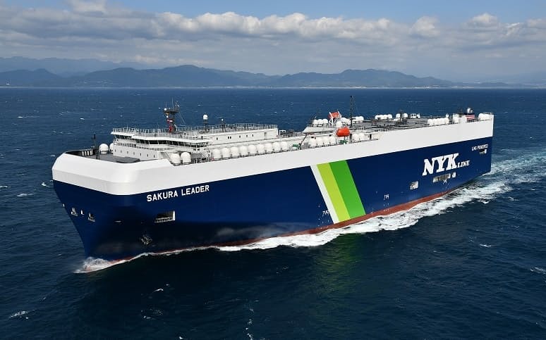 日本郵船が20年に運航を始めたLNG燃料の自動車運搬船 日本郵船が20年に運航を始めたLNG燃料の自動車運搬船