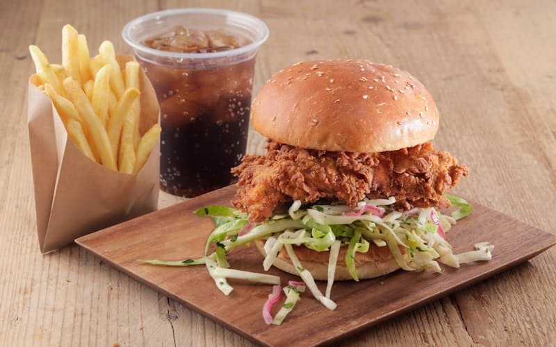 外食各社はチキン専門店の出店を加速する(ロイヤルHDの新業態の商品) 外食各社はチキン専門店の出店を加速する(ロイヤルHDの新業態の商品)