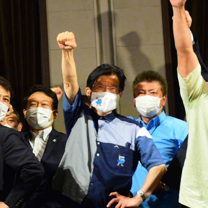 静岡知事選 川勝氏が4選 岩井氏との一騎打ち制す 日本経済新聞 静岡知事選 川勝氏が4選 岩井氏との一騎打ち制す 日本経済新聞