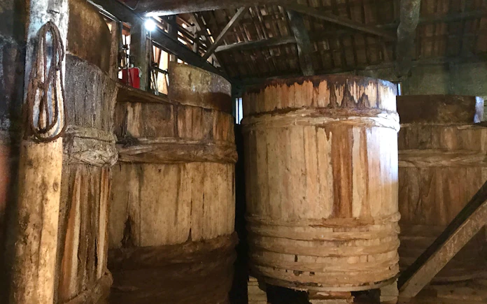 小豆島のヤマロク醤油 木桶の蔵 で海外販路を開拓 日本経済新聞 小豆島のヤマロク醤油 木桶の蔵 で海外販路を開拓 日本経済新聞