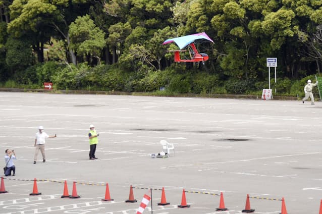 ドローンで横浜から千葉 先端ロボ財団が東京湾越え成功 日本経済新聞 ドローンで横浜から千葉 先端ロボ財団が東京湾越え成功 日本経済新聞