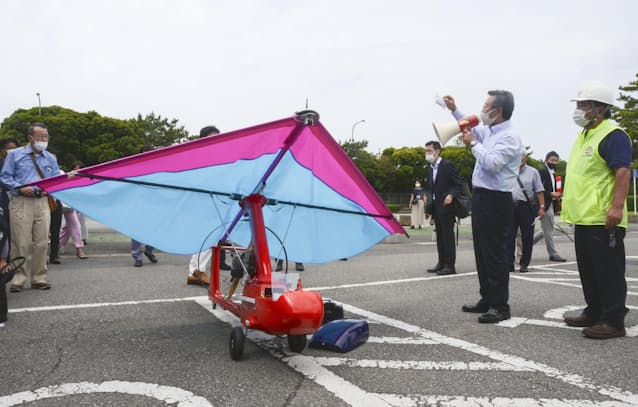ドローンで横浜から千葉 先端ロボ財団が東京湾越え成功 日本経済新聞 ドローンで横浜から千葉 先端ロボ財団が東京湾越え成功 日本経済新聞