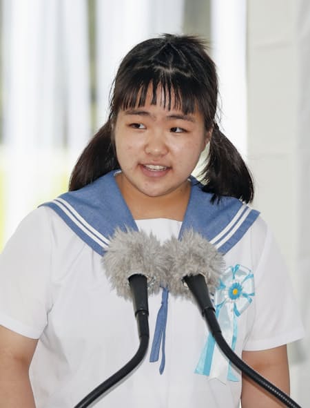 平和な世界 私たちが 沖縄 平和の詩朗読の上原さん 日本経済新聞 平和な世界 私たちが 沖縄 平和の詩朗読の上原さん 日本経済新聞