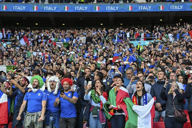 新型コロナ サッカー欧州選手権 準決勝に観客6万人 英で感染増も 日本経済新聞 新型コロナ サッカー欧州選手権 準決勝に観客6万人 英で感染増も 日本経済新聞