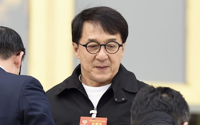 中国共産党員になりたい ジャッキー チェン氏 日本経済新聞 中国共産党員になりたい ジャッキー チェン氏 日本経済新聞