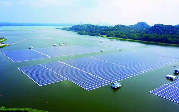 シンガポール 政府系企業に再編の波 日本経済新聞