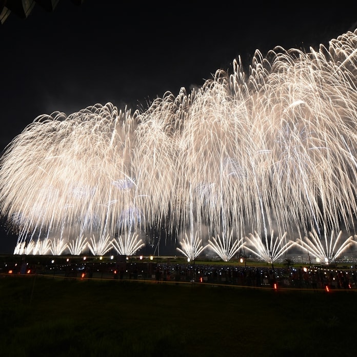 新型コロナ 花火議連 首相に支援要請 大会中止で業界危機 日本経済新聞 新型コロナ 花火議連 首相に支援要請 大会中止で業界危機 日本経済新聞