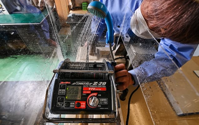 マグロあざむく電動リール ビジュアルで迫る現場 日本経済新聞 マグロあざむく電動リール ビジュアルで迫る現場 日本経済新聞