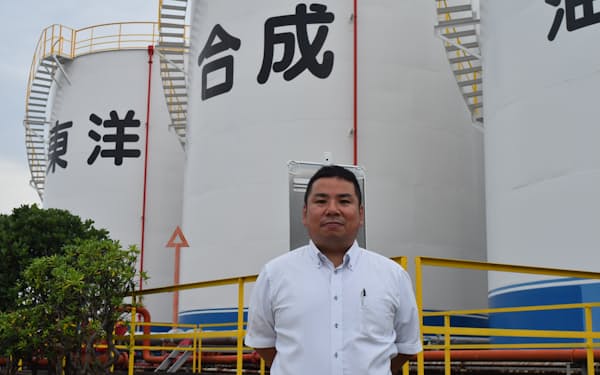 東洋合成工業の鈴木智則さんは液体化学品の荷役事業で営業を担当する