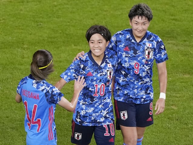 カナダ戦に臨むなでしこ 10番は天性のドリブラー岩渕 日本経済新聞 カナダ戦に臨むなでしこ 10番は天性のドリブラー岩渕 日本経済新聞