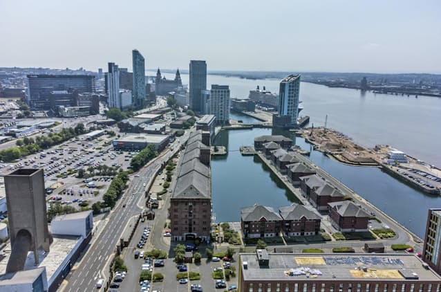 ユネスコ 英リバプールの世界遺産抹消 港湾再開発で 日本経済新聞