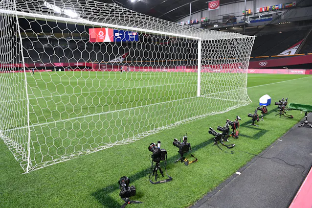 コロナ下の五輪熱戦 無人カメラ で静かに切り撮る 日本経済新聞 コロナ下の五輪熱戦 無人カメラ で静かに切り撮る 日本経済新聞