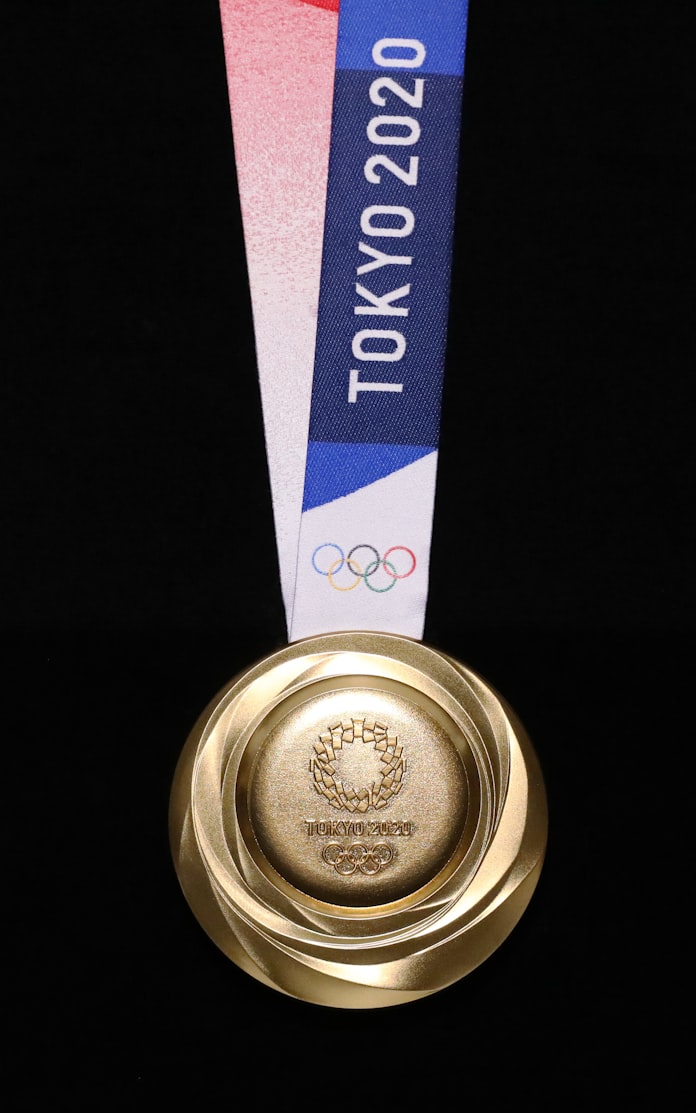 金メダルの光と輝き 素材は 都市鉱山 から 日本経済新聞 金メダルの光と輝き 素材は 都市鉱山 から 日本経済新聞