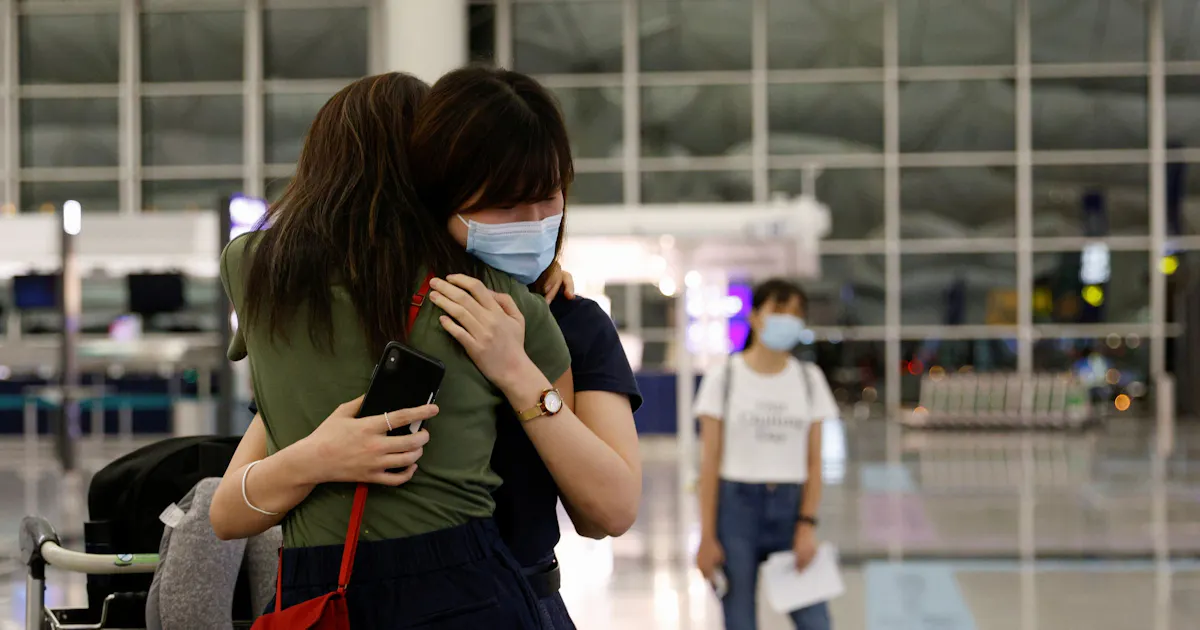 香港の日系企業 57 が国安法懸念 拠点見直し検討26 日本経済新聞 香港の日系企業 57 が国安法懸念 拠点見直し検討26 日本経済新聞