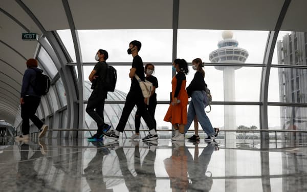 シンガポールの空港の利用者数は大きく落ち込んでいる（1月）＝ロイター