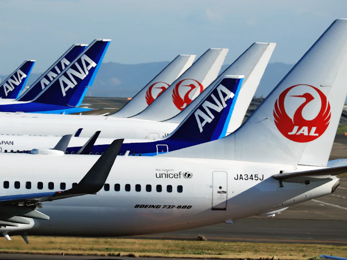 Anaとjal お盆期間の国内線予約率5割に回復 日本経済新聞