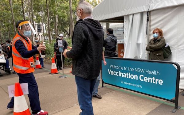 シドニーのオリンピックパークに設置されたワクチン接種会場＝ロイター
