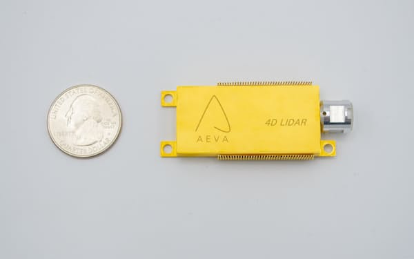 米Aevaは高性能なLiDARを小型のチップに収めた（同社提供）