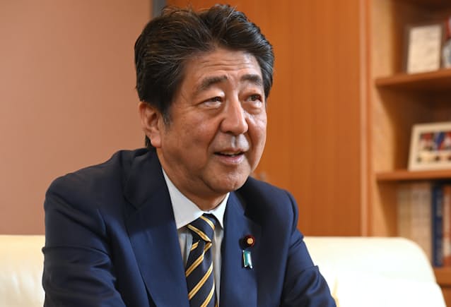 安倍前首相が靖国参拝 終戦の日 日本経済新聞 安倍前首相が靖国参拝 終戦の日 日本経済新聞