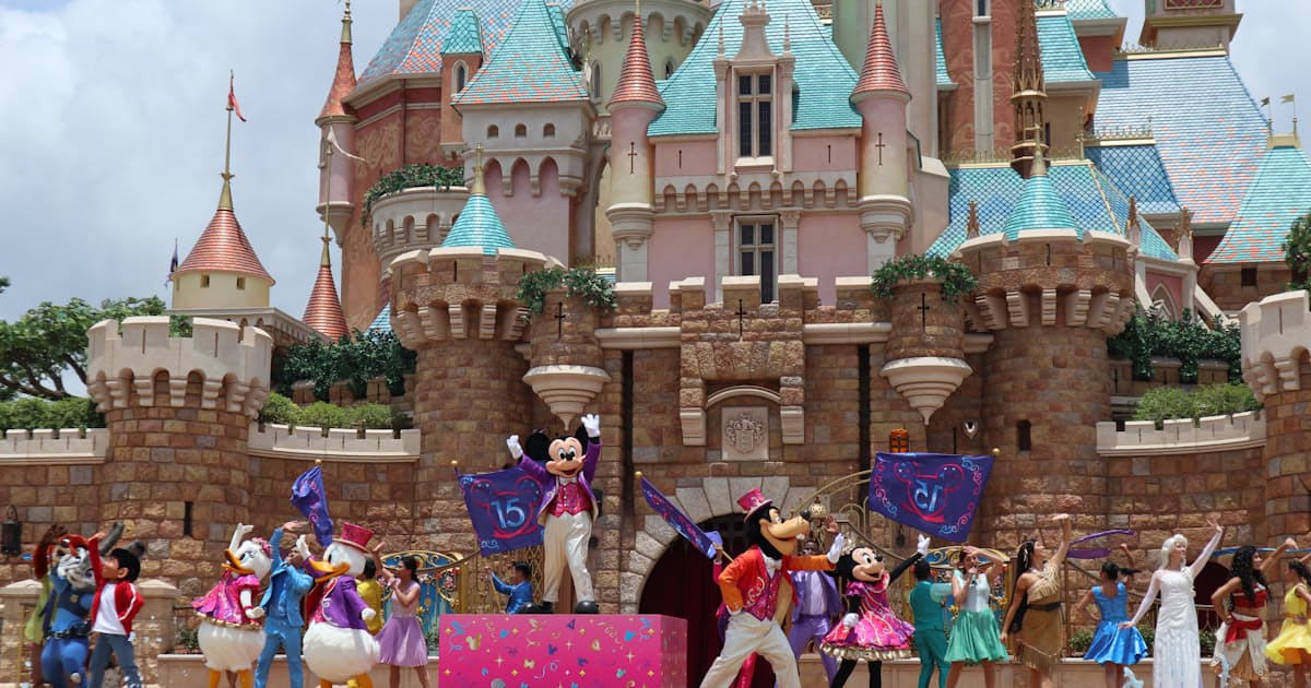 香港テーマパーク 地元客狙う ディズニーが屋外ショー 日本経済新聞 香港テーマパーク 地元客狙う ディズニーが屋外ショー 日本経済新聞