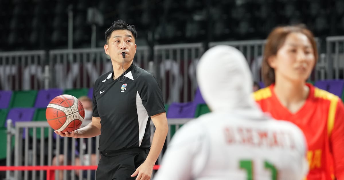 コート上の秩序守る 車いすバスケ審判員 二階堂俊介 日本経済新聞 コート上の秩序守る 車いすバスケ審判員 二階堂俊介 日本経済新聞