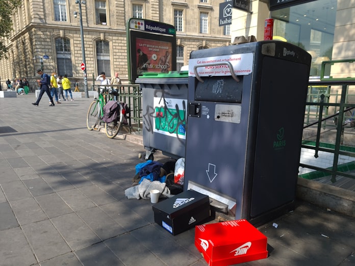 汚れたパリ 花の都で続くゴミとの戦い 日本経済新聞 汚れたパリ 花の都で続くゴミとの戦い 日本経済新聞