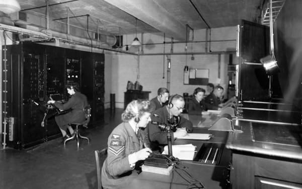 1940年の「バトル・オブ・ブリテン」で活躍した英国空軍のレーダー受信施設。情報は司令部に送られ、作戦判断に生かされた  ＝SSPL提供・ゲッティ