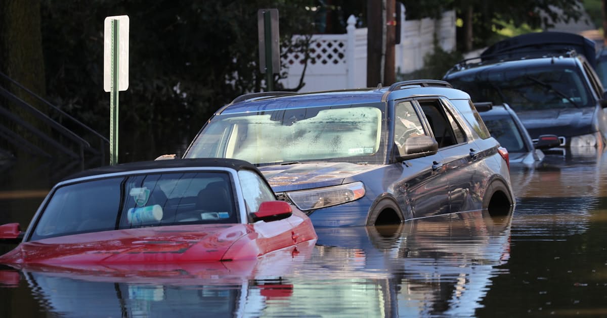 米東部 記録的豪雨で死者40人 Nyは交通マヒ続く 日本経済新聞 米東部 記録的豪雨で死者40人 Nyは交通マヒ続く 日本経済新聞