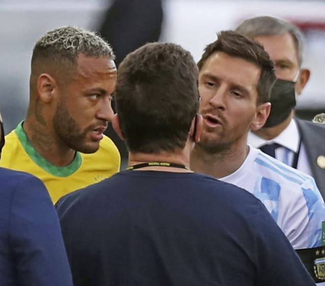 ブラジル対アルゼンチン戦が開始直後中断 W杯南米予選 日本経済新聞 ブラジル対アルゼンチン戦が開始直後中断 W杯南米予選 日本経済新聞