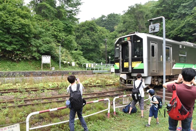 何もない 秘境駅人気 北海道 廃止寸前に町救済 日本経済新聞 何もない 秘境駅人気 北海道 廃止寸前に町救済 日本経済新聞
