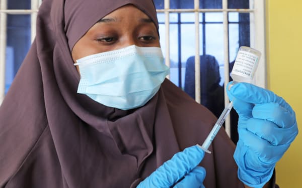 アフリカの接種完了者は人口の３％どまり（ソマリアの首都モガディシオ）＝ロイター