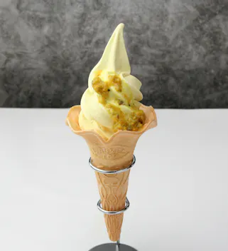 日世 スパイスカレー味のソフト 大阪名物を再現 日本経済新聞