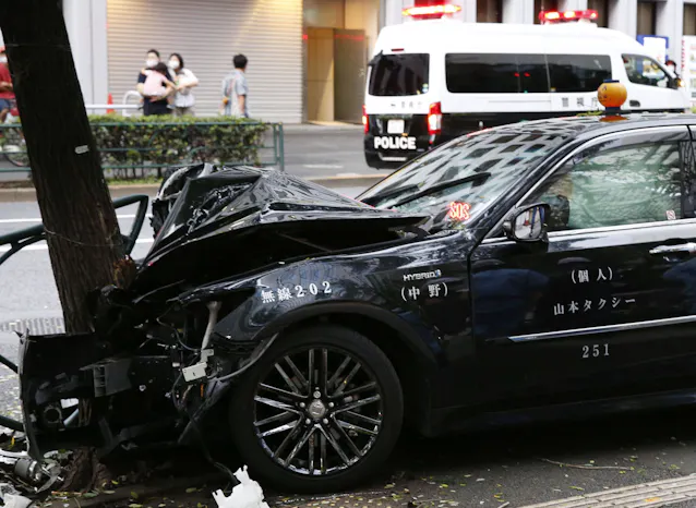 運転手死因はくも膜下出血 千代田区の6人死傷事故 日本経済新聞