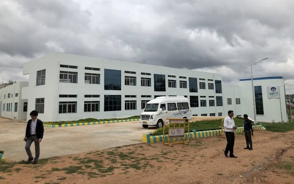 カルナタカ州技能開発局が運営するカルナタカ・ドイツ技術訓練校の新キャンパスに鋳造コースを設置する（インド南部ベンガルール）