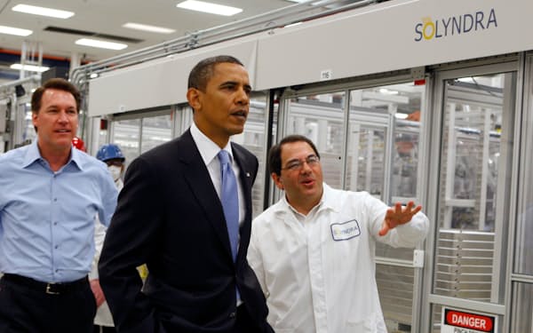 太陽電池製造の米ソリンドラはオバマ米大統領（当時）が訪問した翌年に経営破綻した（2010年5月、米カリフォルニア州）