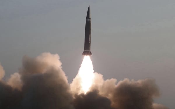 北朝鮮が今年3月に発射した短距離弾道ミサイル＝朝鮮中央通信・共同