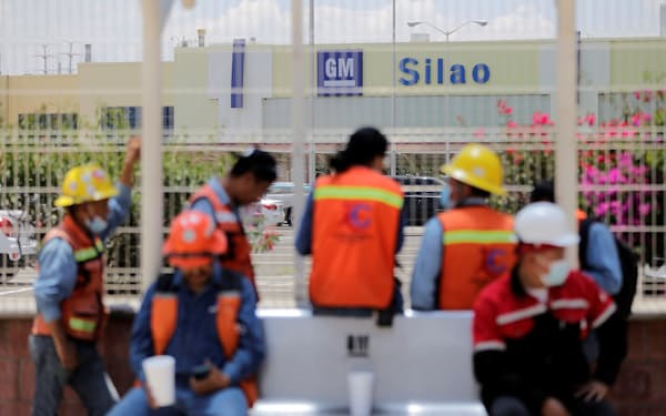 GMのシラオ工場は従来通り操業し、新たな協約を調整していく（8月17日、メキシコ中部グアナフアト州）＝ロイター