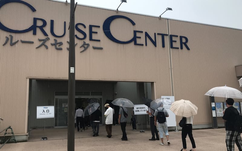 福岡市の「中央ふ頭クルーズセンター」では当日の接種枠に空きがあれば予約なしで打てる 福岡市の「中央ふ頭クルーズセンター」では当日の接種枠に空きがあれば予約なしで打てる