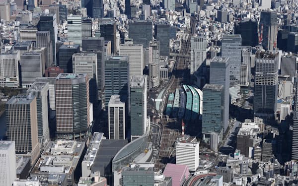 不動産投資の受け皿となった日本のREITは20周年を迎えた（東京・丸の内と八重洲のオフィスビル群）