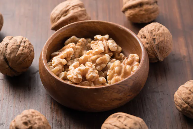 秋が旬の国産殻付きくるみ むき身には戻れない新鮮さ Nikkei Style 秋が旬の国産殻付きくるみ むき身には戻れない新鮮さ Nikkei Style