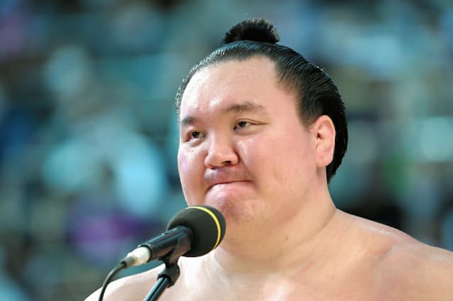 横綱白鵬が引退へ 史上最多45度の優勝 日本経済新聞 横綱白鵬が引退へ 史上最多45度の優勝 日本経済新聞