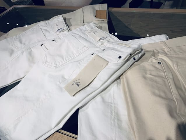 秋冬だからこそ効果的 あえて白デニムのおしゃれ感 Nikkei Style 秋冬だからこそ効果的 あえて白デニムのおしゃれ感 Nikkei Style