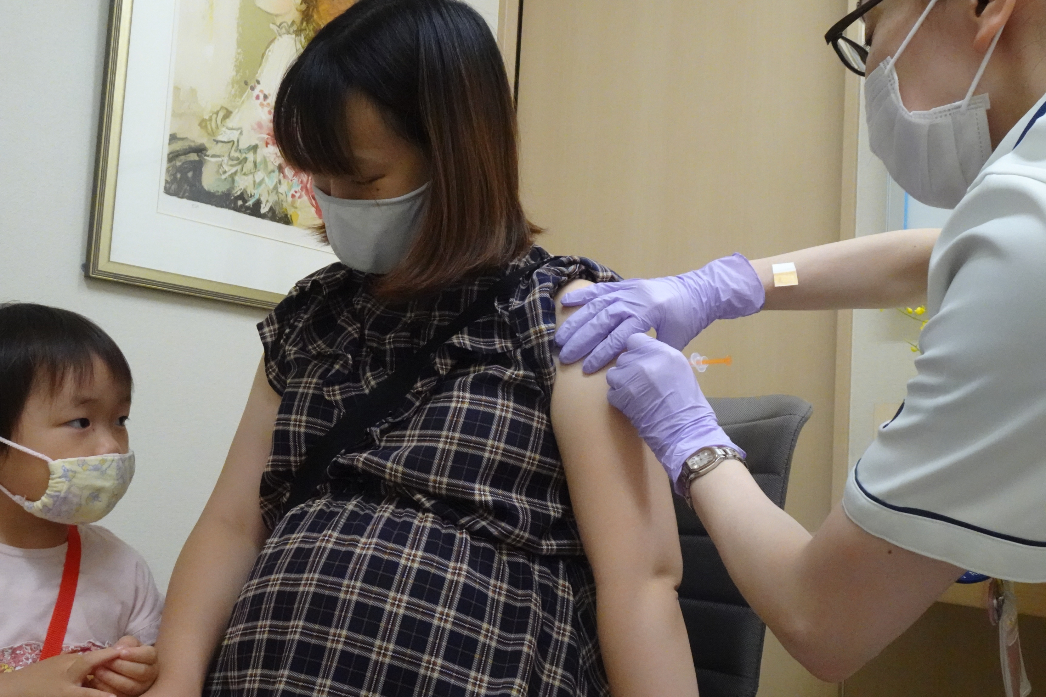 新型コロナ感染の重症化予防に妊婦もワクチン接種が勧められている（埼玉県川越市の愛知病院）