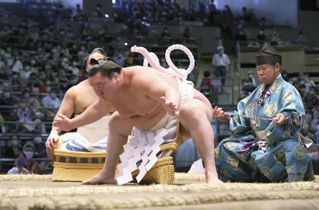 横綱の品格とは何か 最強アスリート白鵬が問うたもの 日本経済新聞 横綱の品格とは何か 最強アスリート白鵬が問うたもの 日本経済新聞