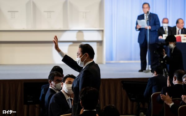 自民党新総裁に岸田氏が選出されたことを海外メディアも速報した(29日)=ロイター
